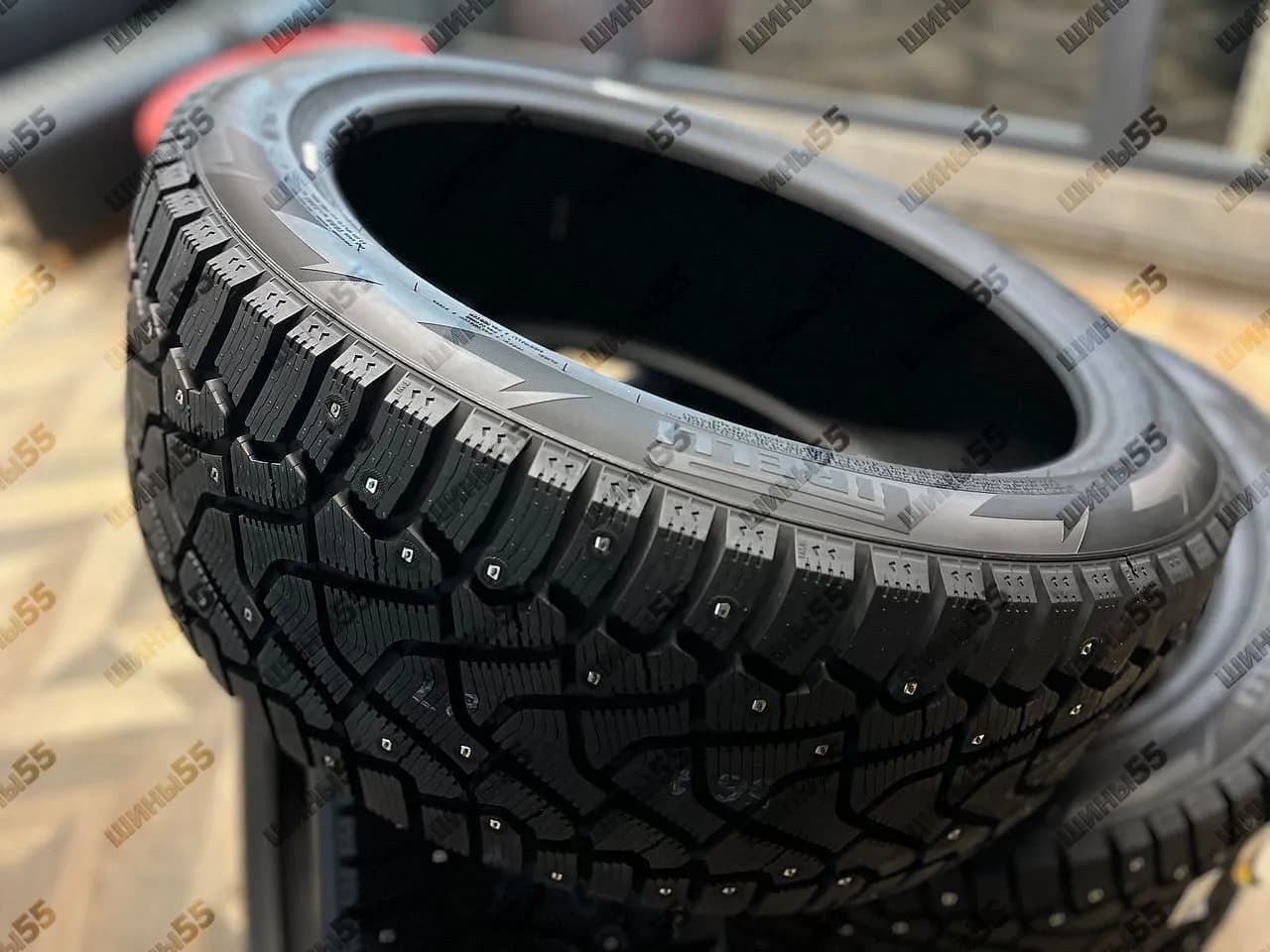 275/40R22 Pirelli IceZero (108H)