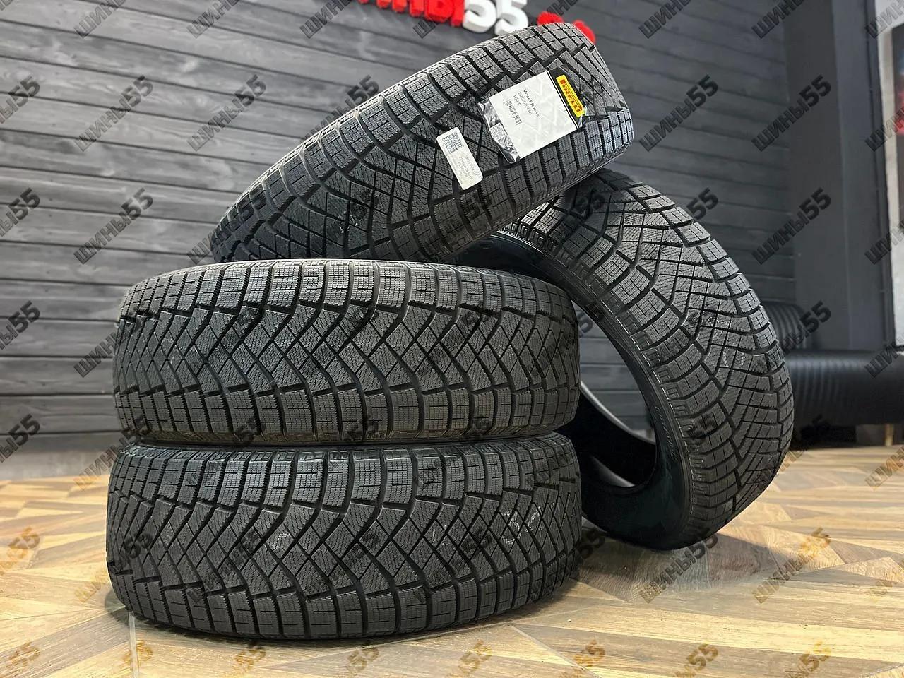 225/60R18 Pirelli Ice Zero FR (104T)