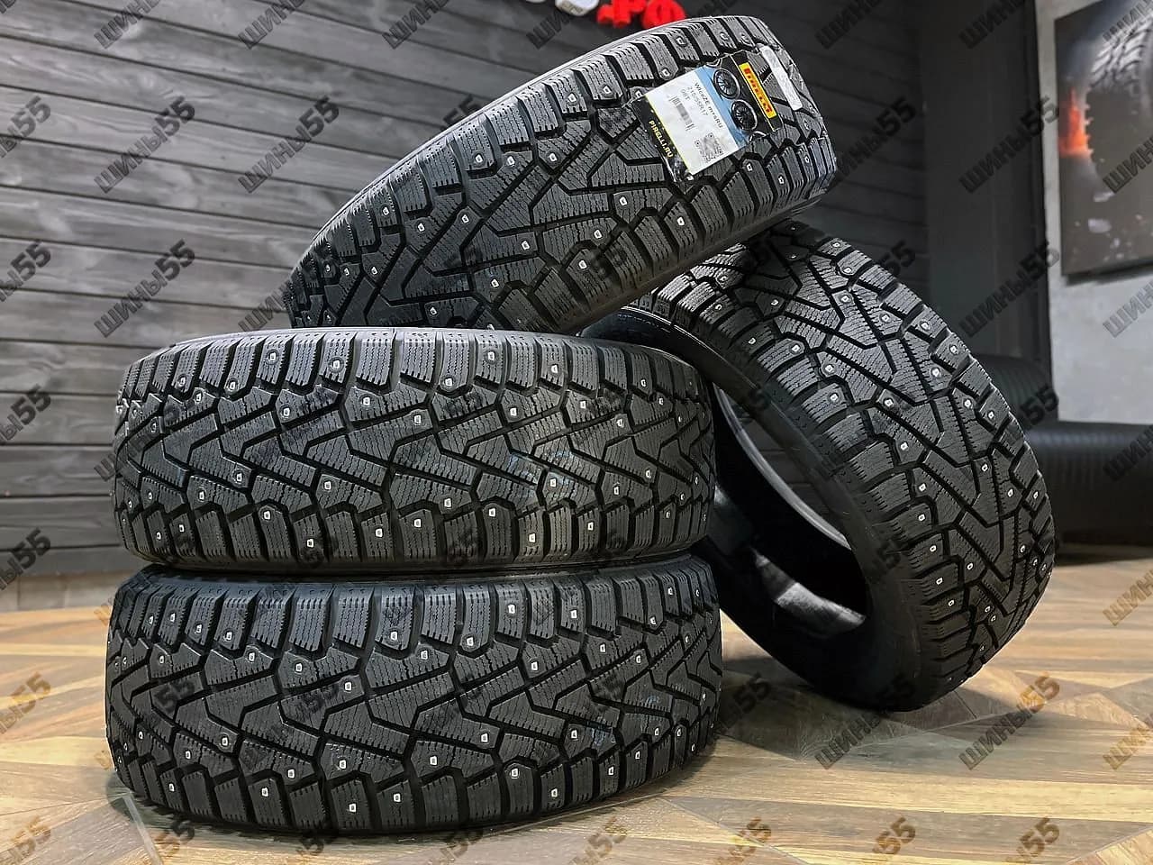 215/55R17 Pirelli Ice Zero (98T)