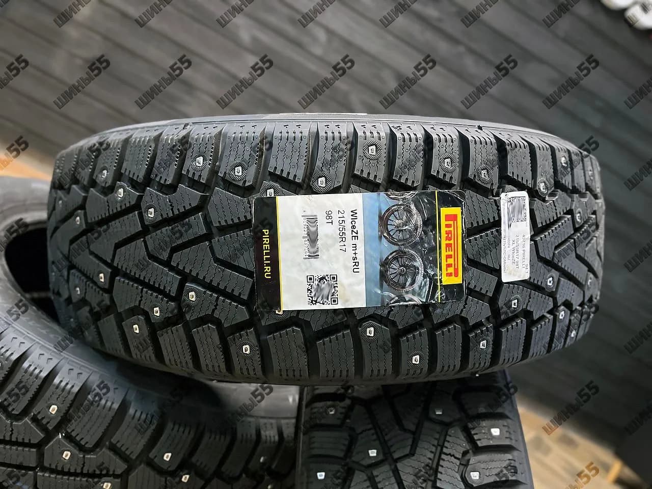 215/55R17 Pirelli Ice Zero (98T)