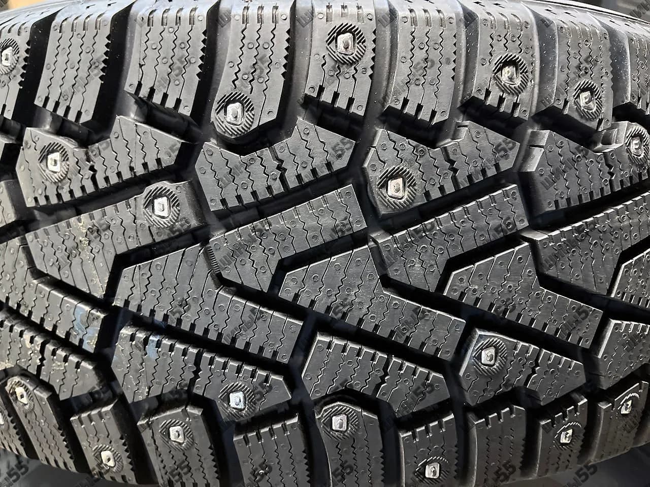 215/55R17 Pirelli Ice Zero (98T)