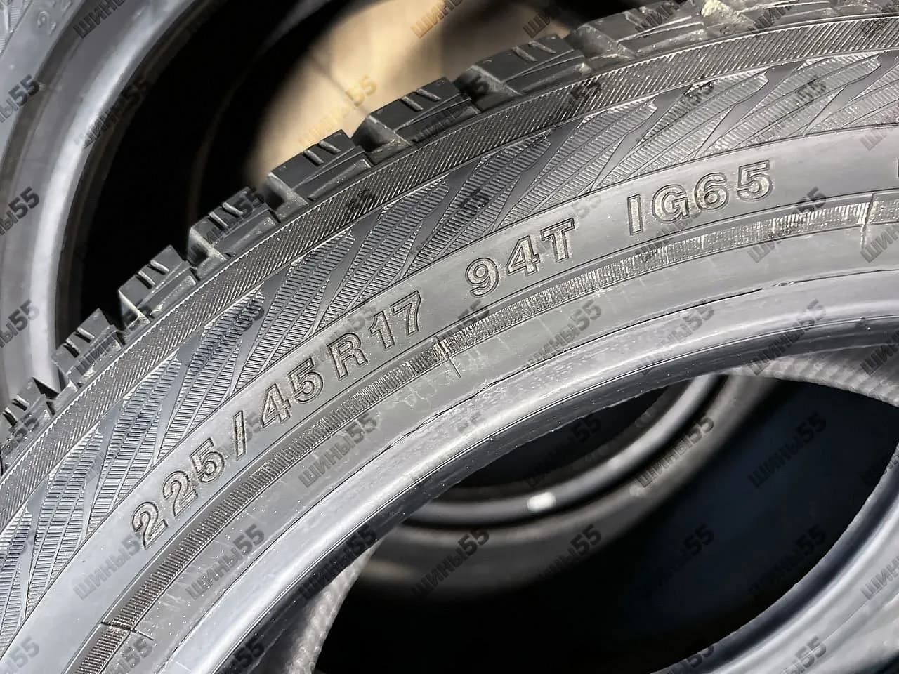 225/45R17 Yokohama IceGuard IG65 (94T)