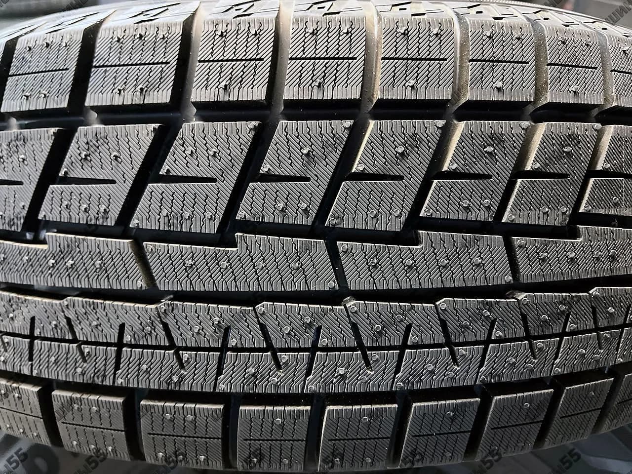 215/65R16 Yokohama IceGuard IG60 (98Q)