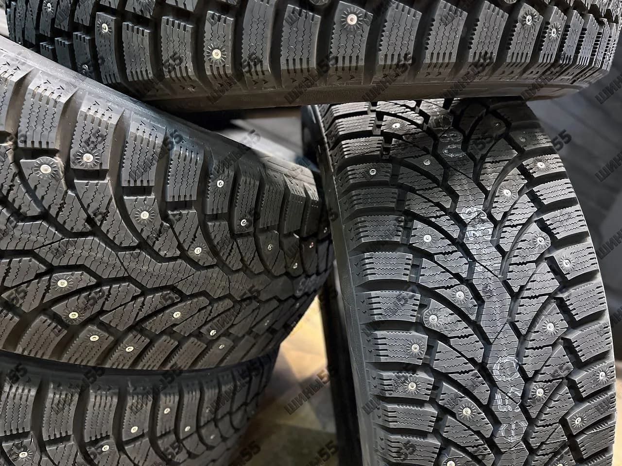 225/55R18 Pirelli Formula Ice (102T)