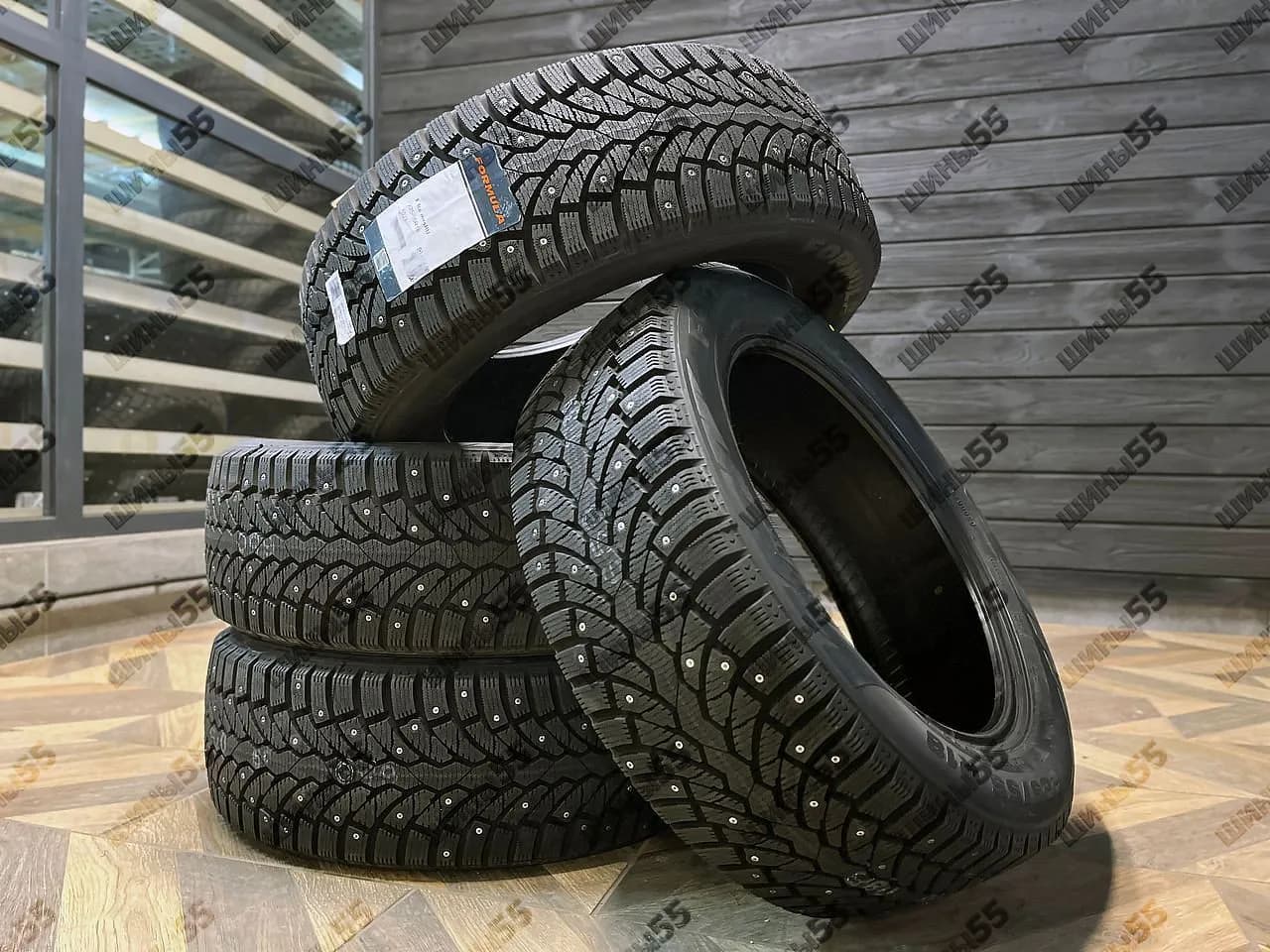 225/55R18 Pirelli Formula Ice (102T)