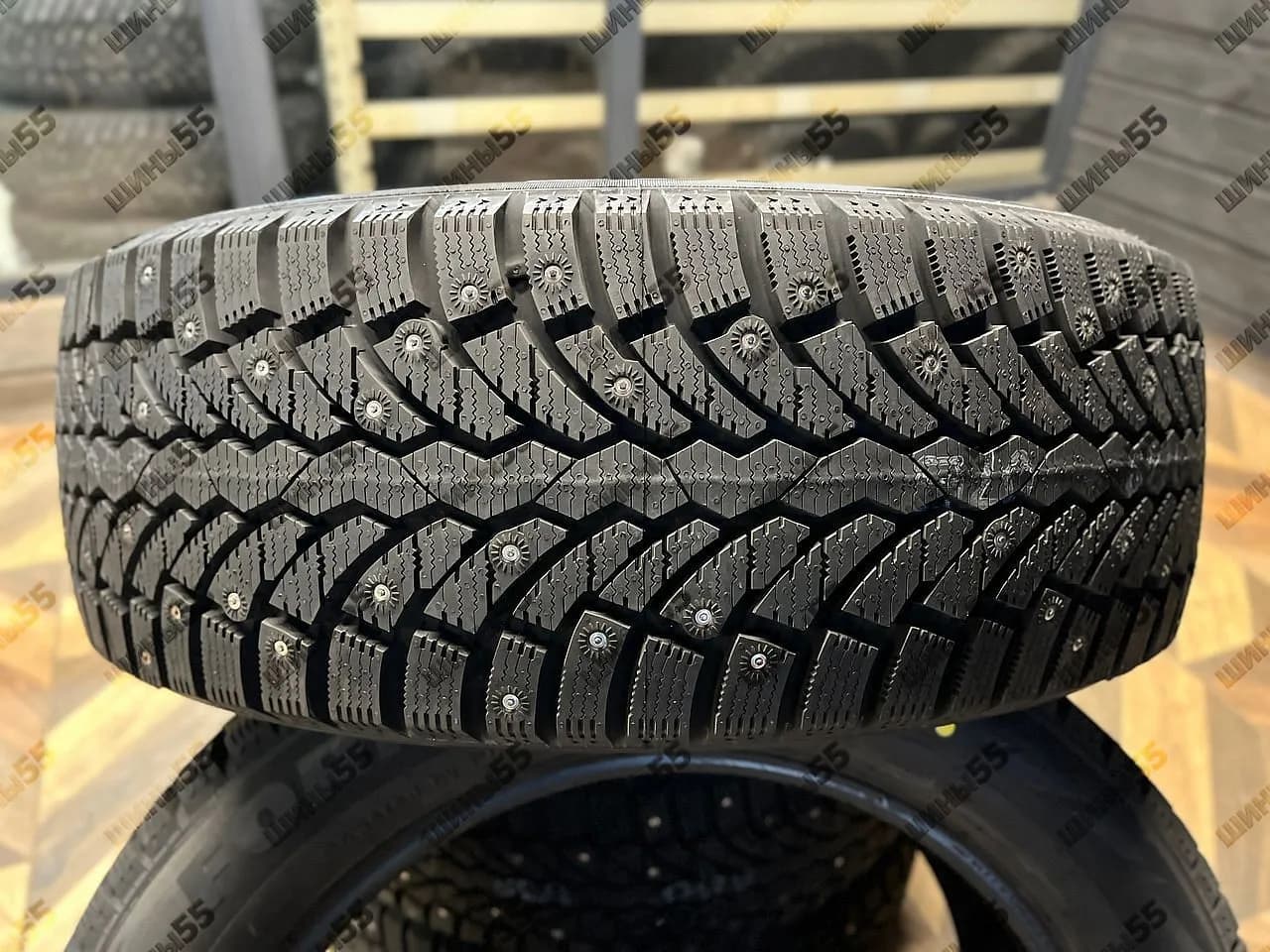 225/55R18 Pirelli Formula Ice (102T)