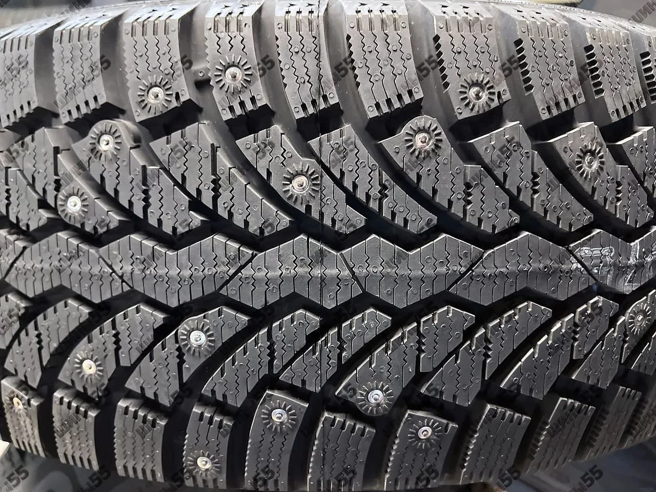 225/55R18 Pirelli Formula Ice (102T)
