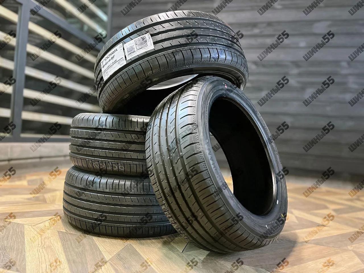 225/45R17 Yokohama BluEarth-GT AE51A (94W)