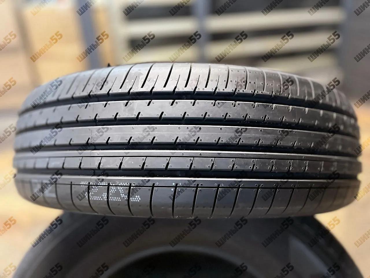 215/70R16 Yokohama BluEarth-XT AE61 (100H)