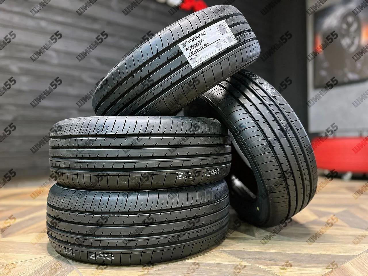 225/60R17 Yokohama BluEarth-XT AE61 (99V)