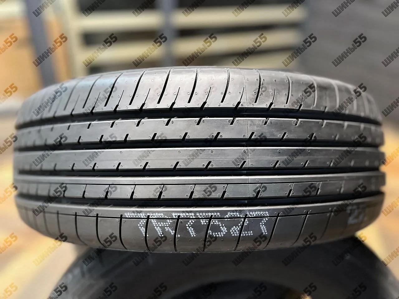 225/60R17 Yokohama BluEarth-XT AE61 (99V)
