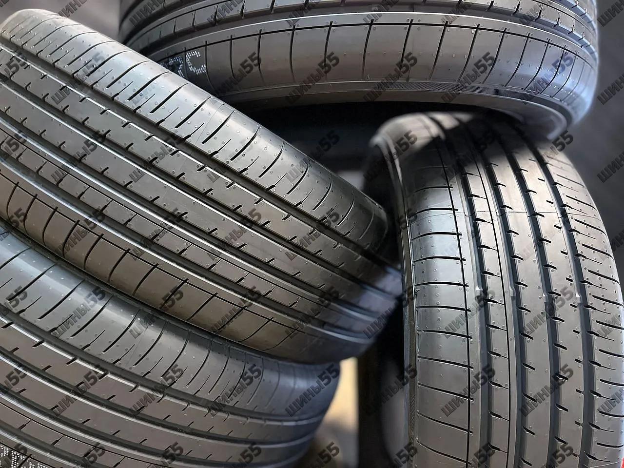 235/65R17 Yokohama BluEarth-XT AE61 (108V)