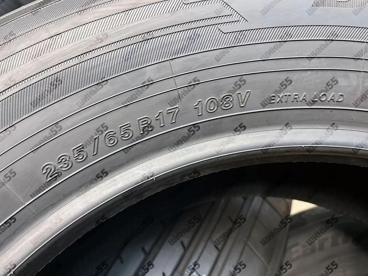 235/65R17 Yokohama BluEarth-XT AE61 (108V)