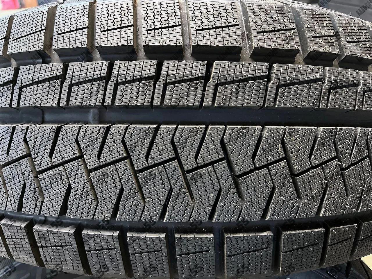 215/55R17 Pirelli Formula Ice Friction (98T)