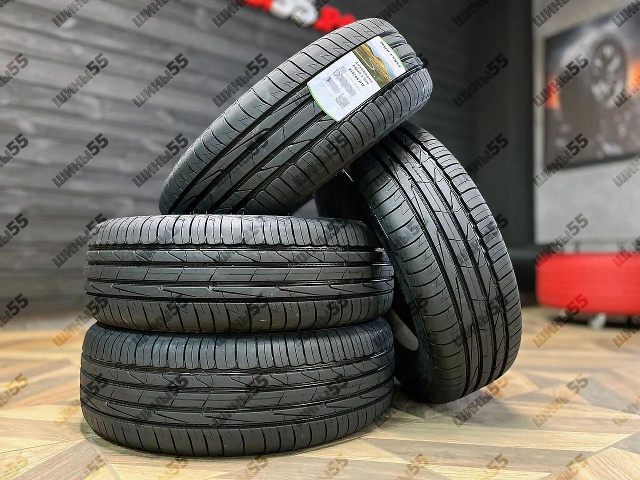 215/65R17 Ikon Autograph Aqua 3 SUV (103H)