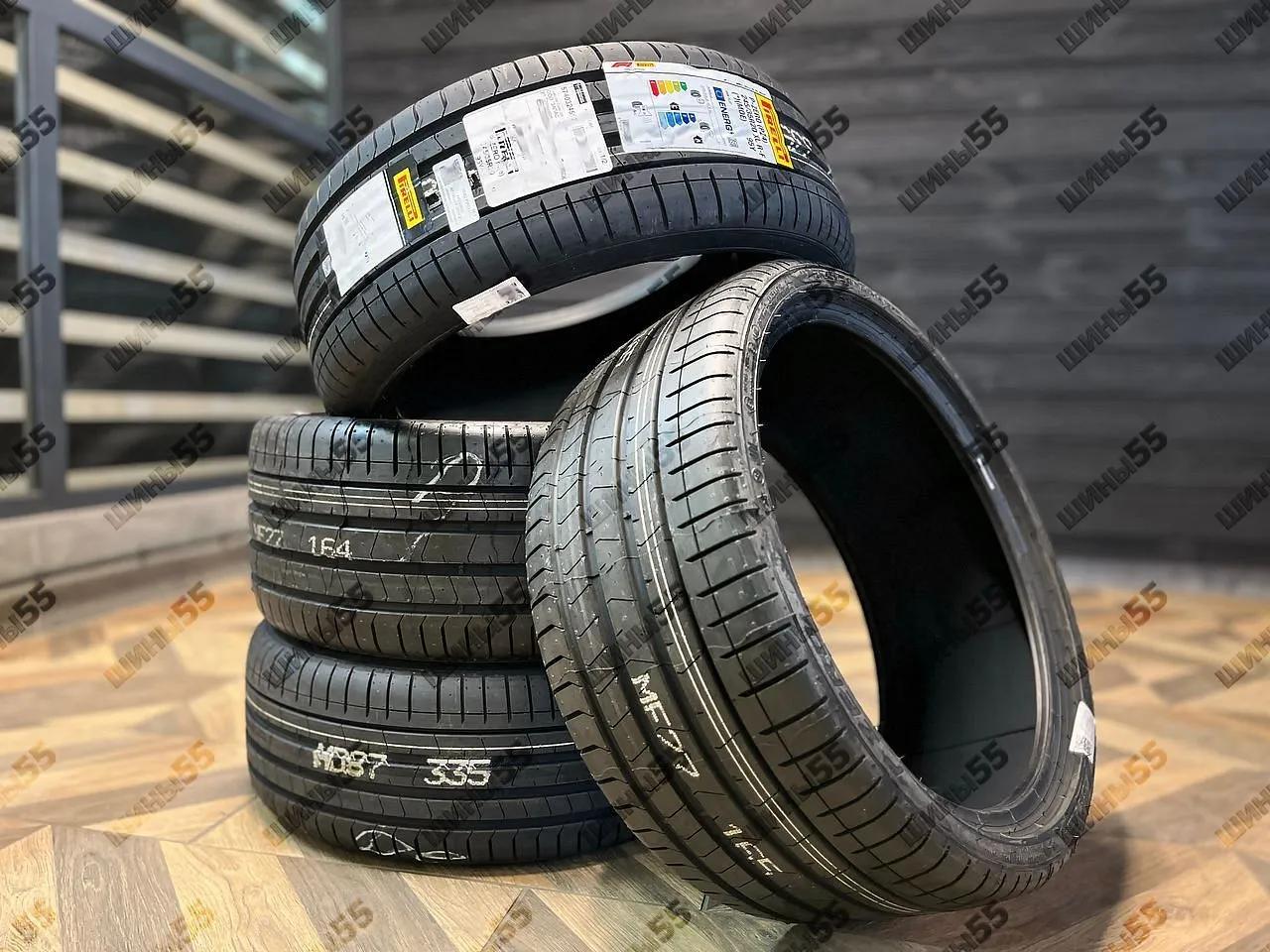245/35R20 Pirelli P Zero (PZ4) Luxury Saloon Run Flat (95Y)