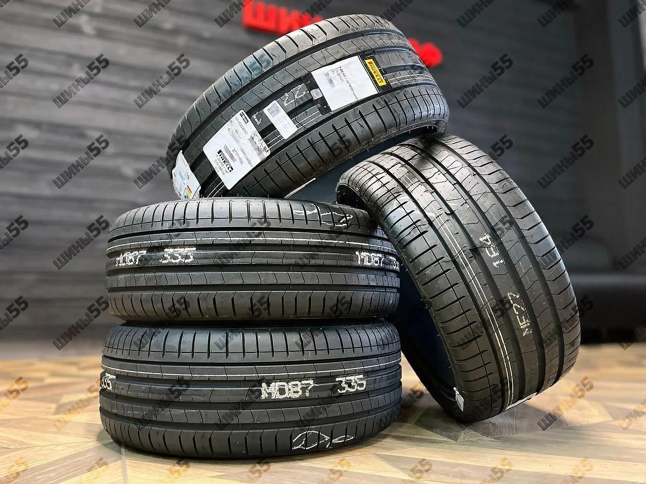 275/30R20 Pirelli P Zero (PZ4) Luxury Saloon Run Flat (97Y)