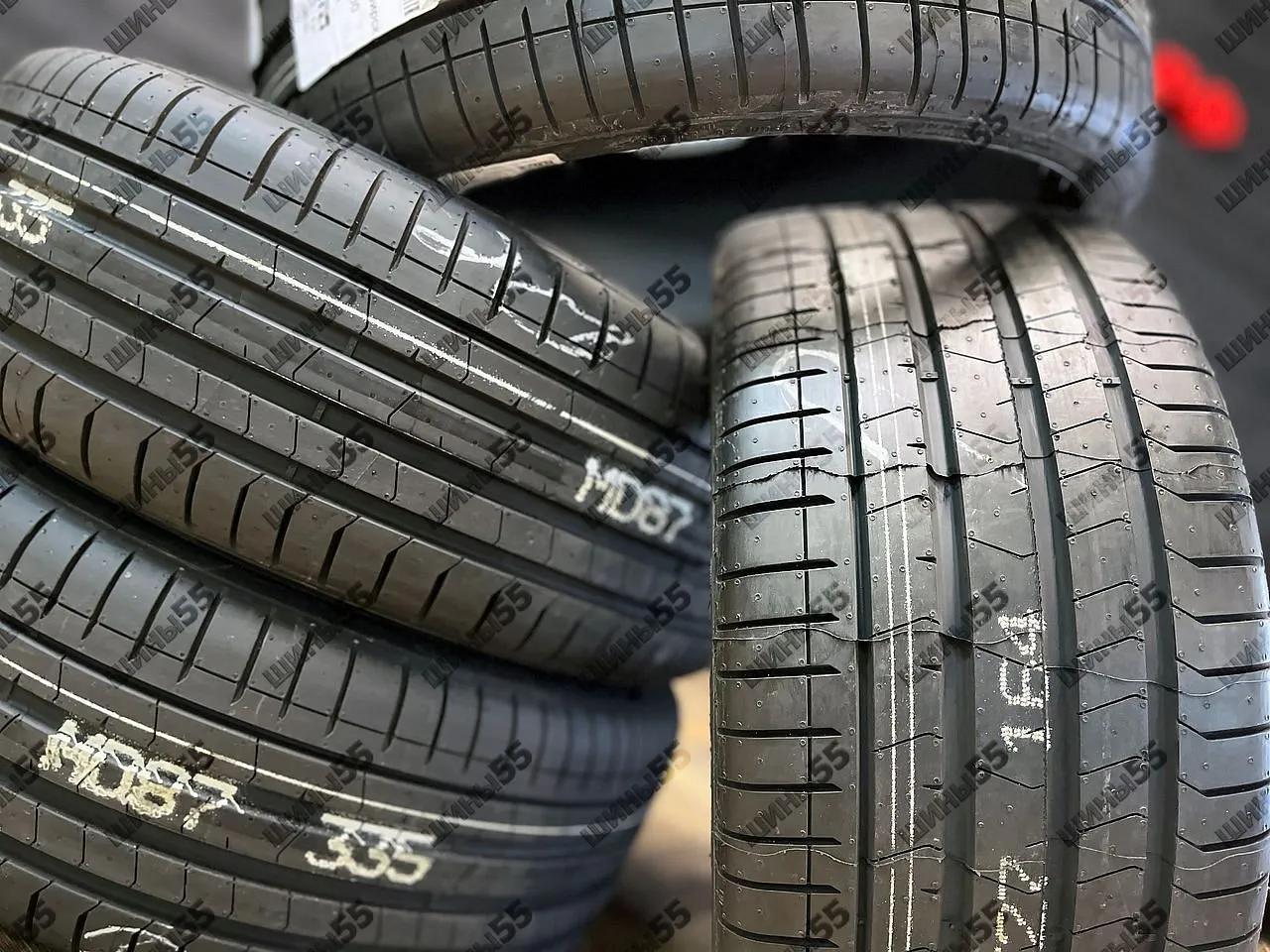 275/30R20 Pirelli P Zero (PZ4) Luxury Saloon Run Flat (97Y)