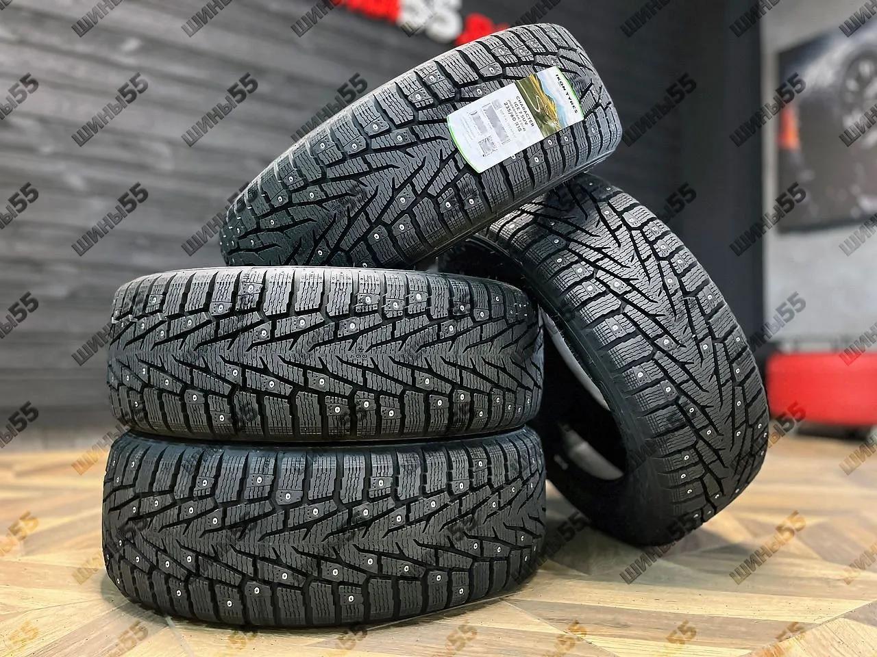 235/60R18 Ikon Character Ice 7 SUV (107T)