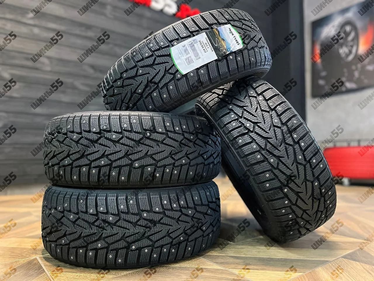 215/55R17 Ikon Character Ice 7 (98T)