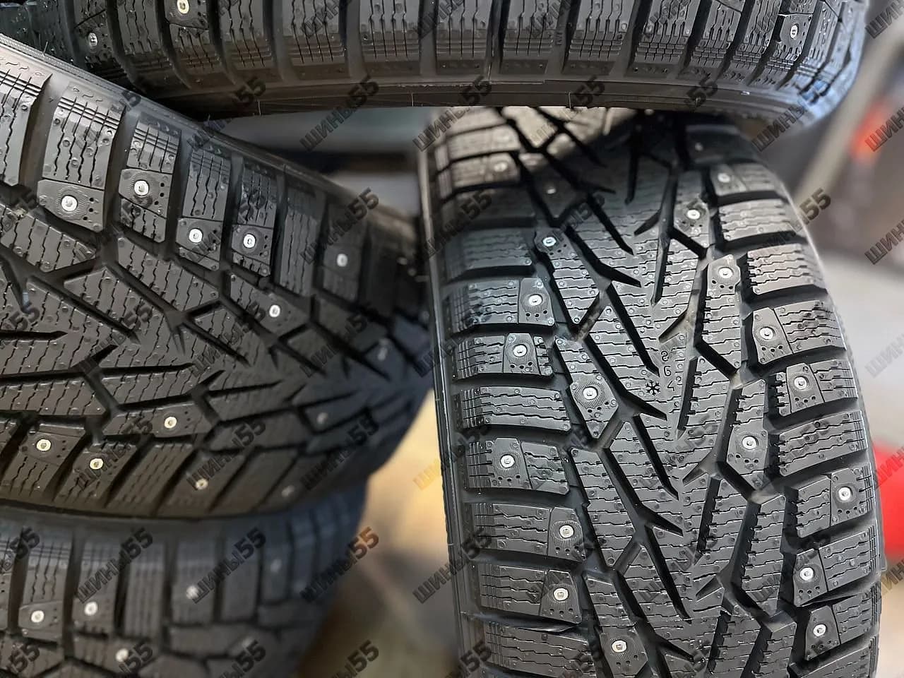 215/55R17 Ikon Character Ice 7 (98T)