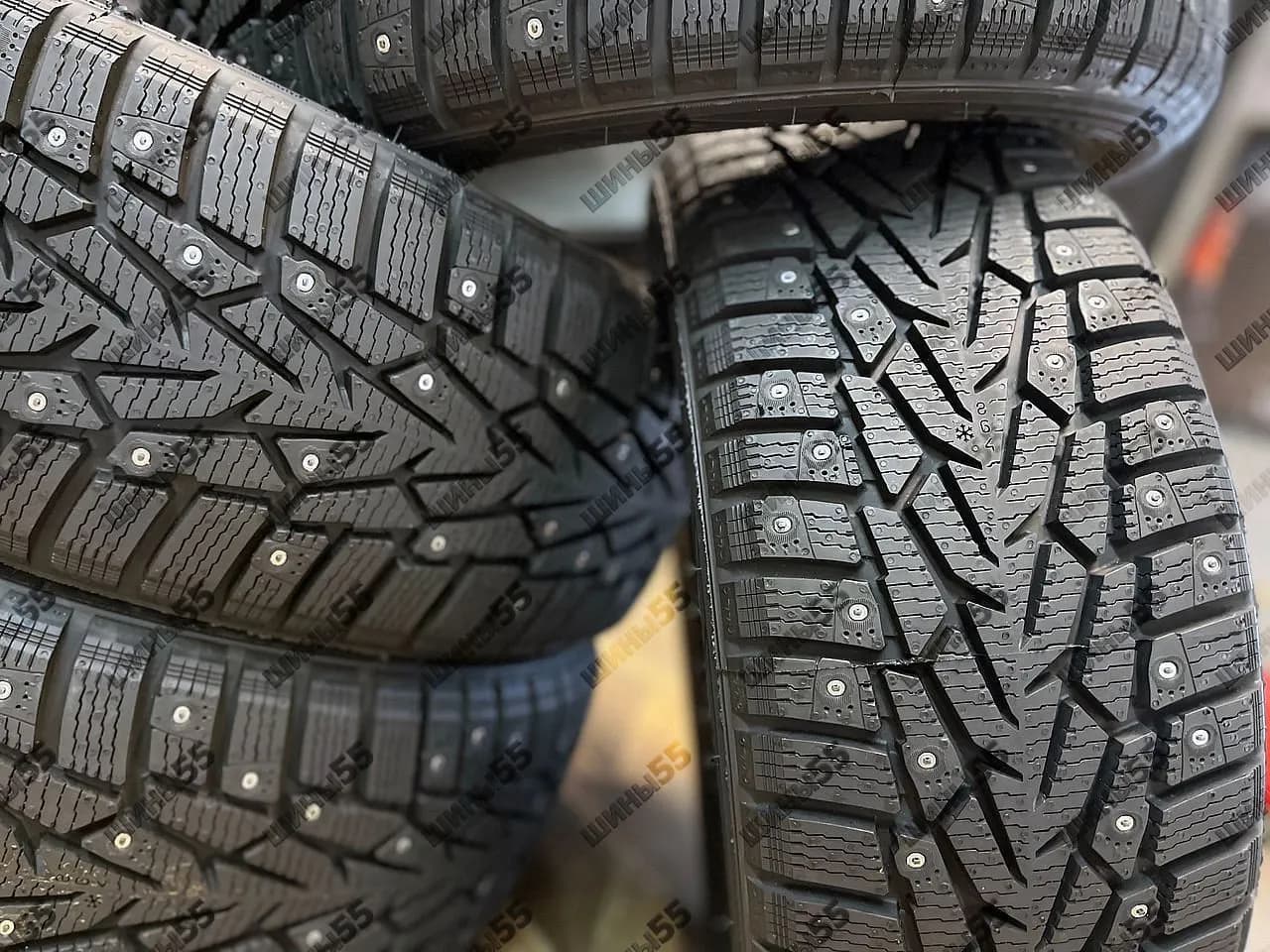 225/55R17 Ikon Character Ice 7 (101T)