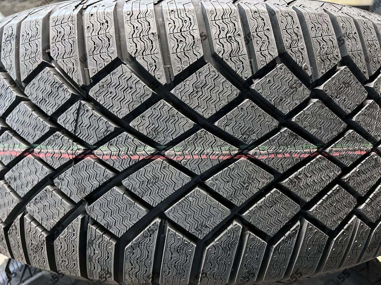 215/55R17 Gislaved ArcticControl (98T)