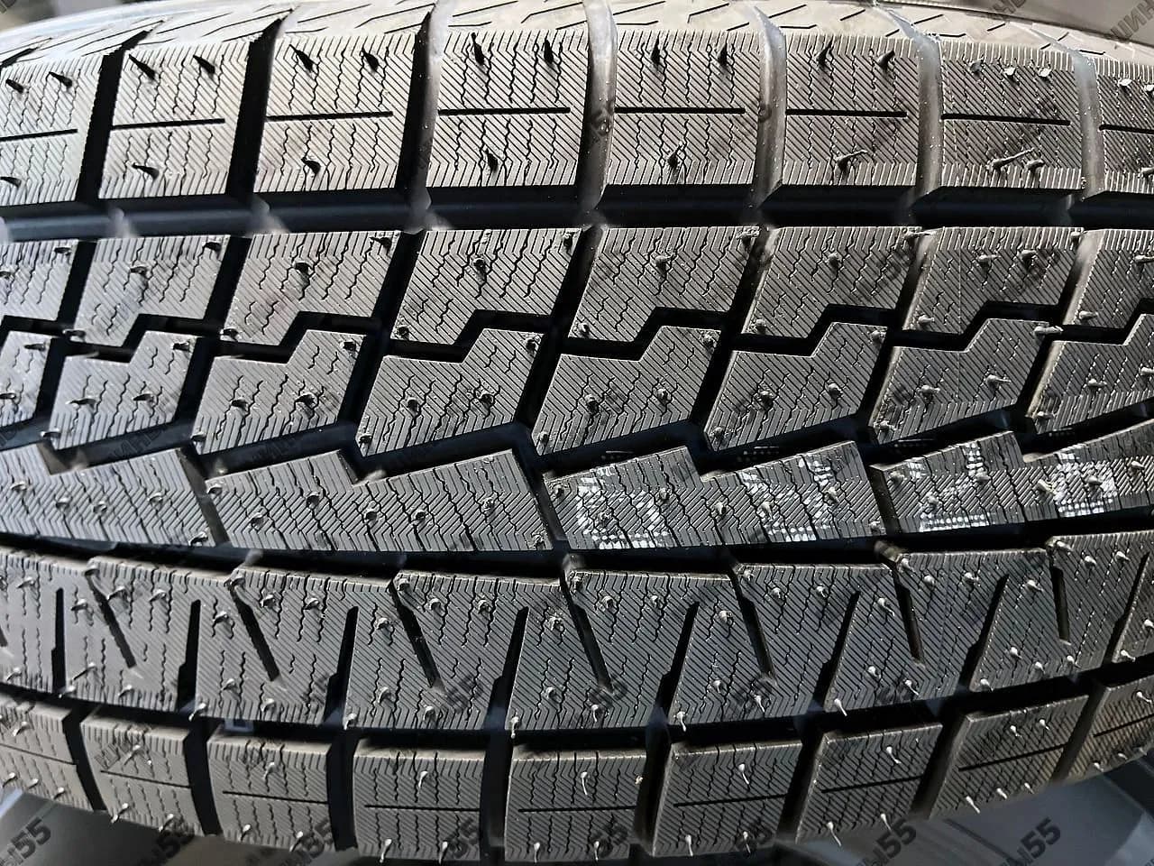 215/65R16 Yokohama IceGuard IG70 (98Q) (пр-во Япония)