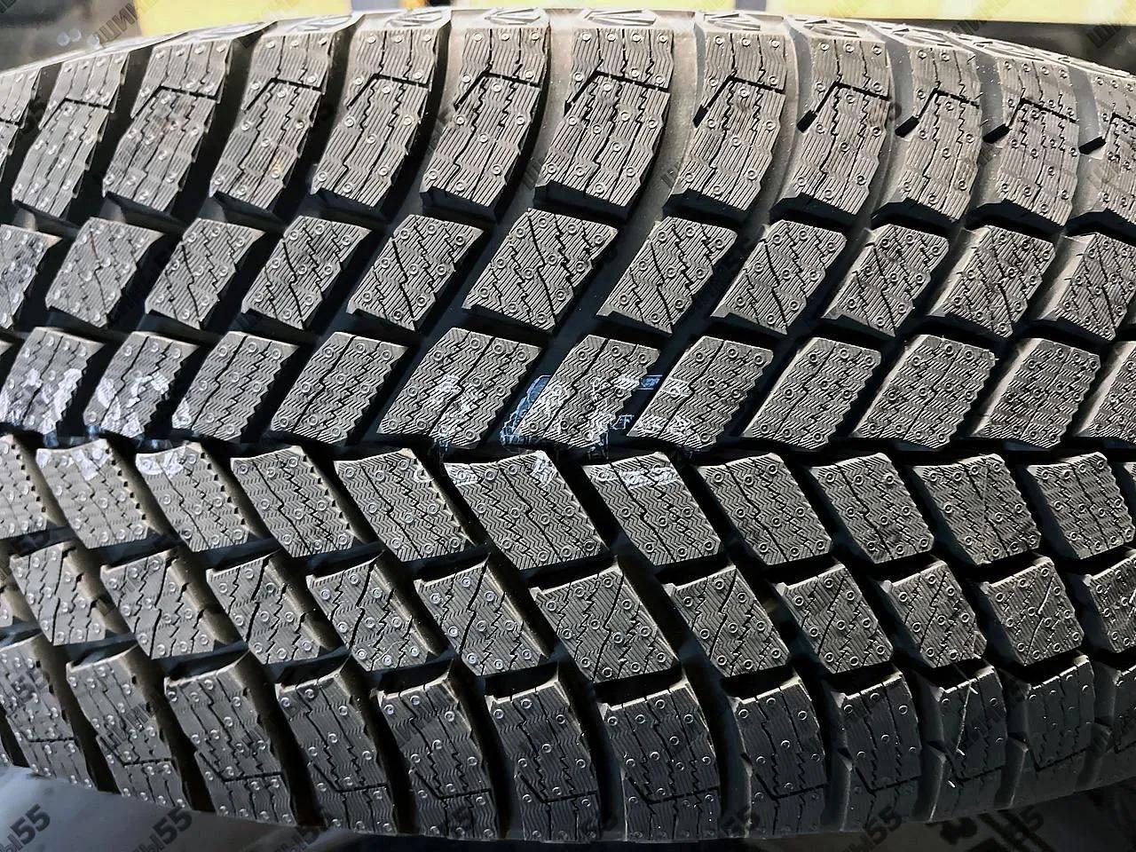 225/65R17 Pirelli Ice Zero FR 3 (106H)