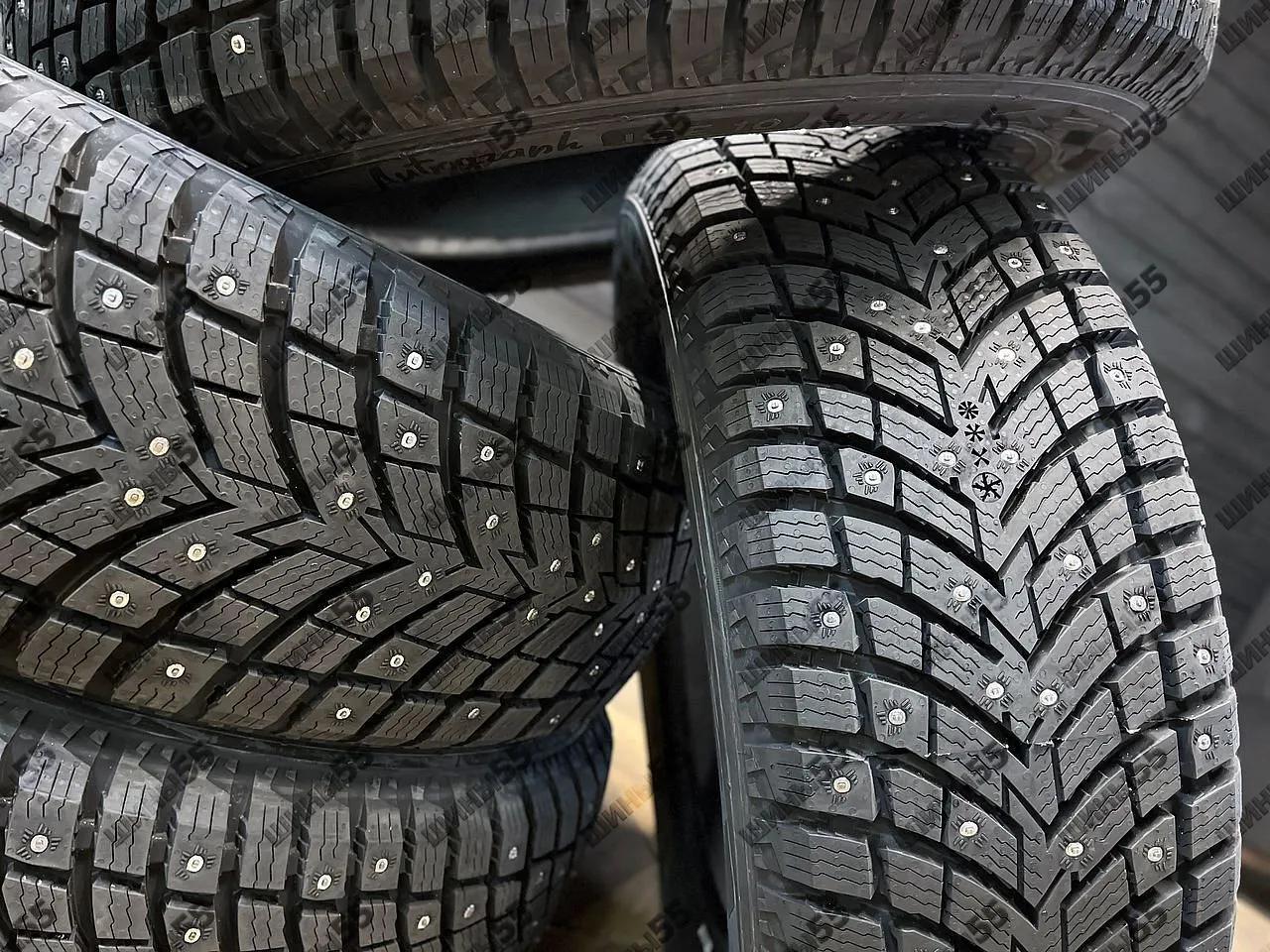 215/65R16 Ikon Autograph Ice 10 SUV (102T)