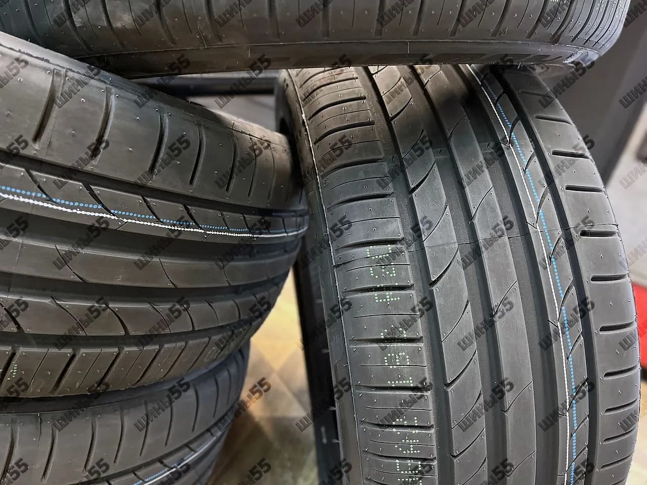 235/45R18 Tracmax X-Privilo TX3 (98W)