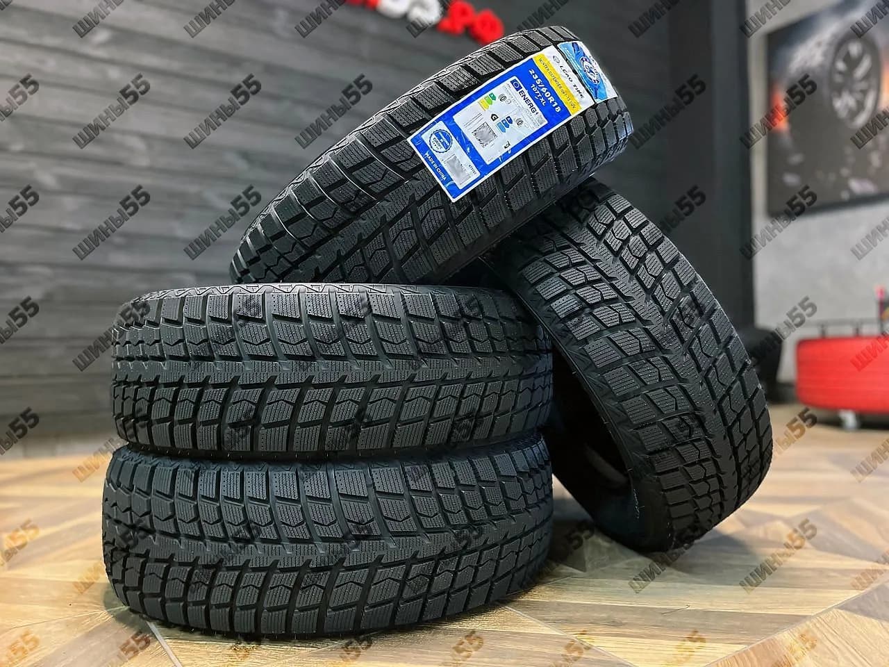 235/60R18 LingLong Leao Winter Defender Ice I-15 SUV (107T)