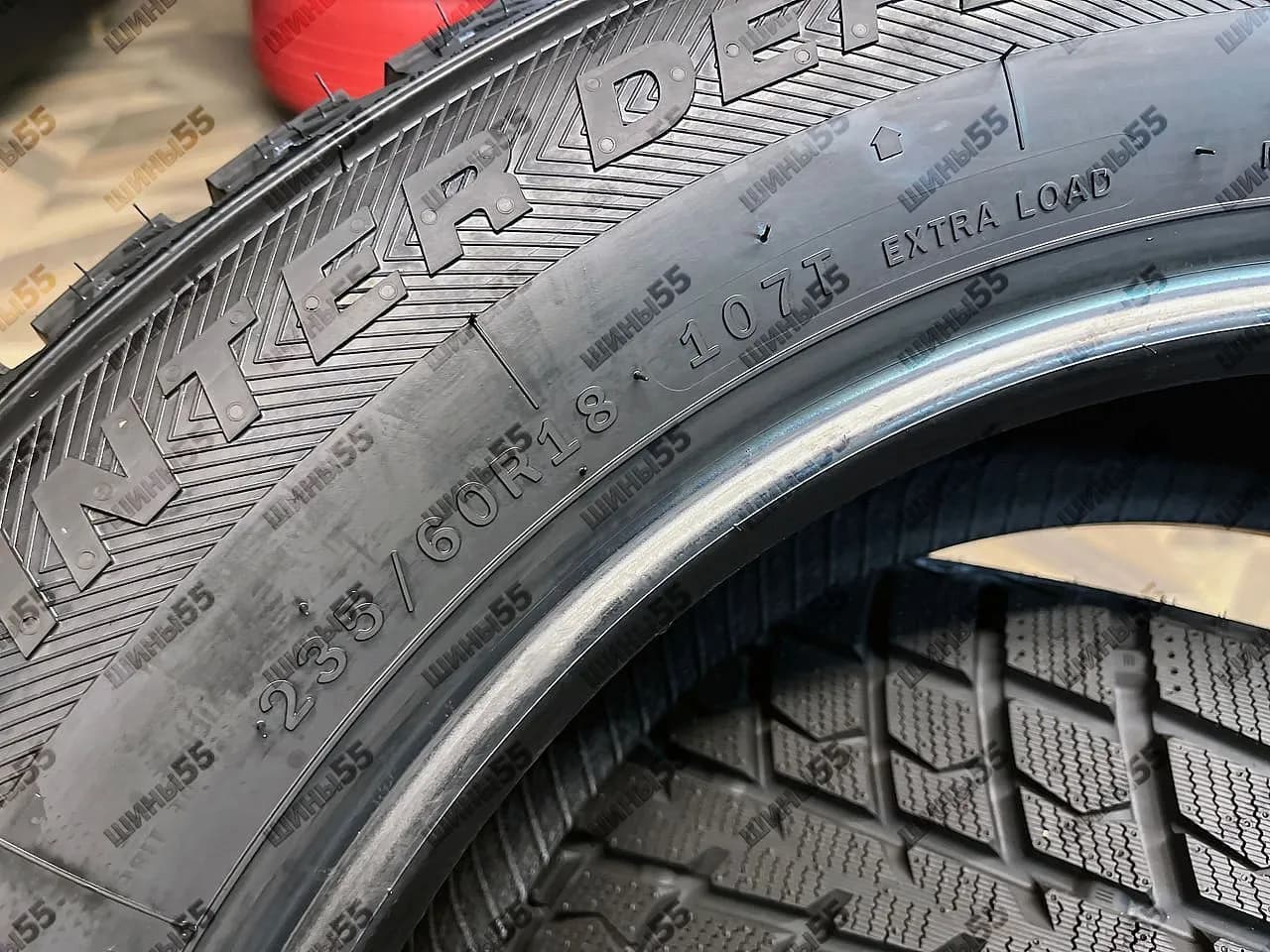 235/60R18 LingLong Leao Winter Defender Ice I-15 SUV (107T)