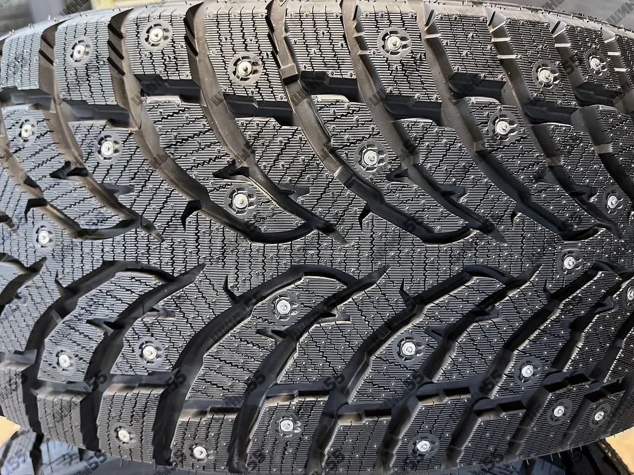 265/60R18 Landspider Arctictraxx (114T)