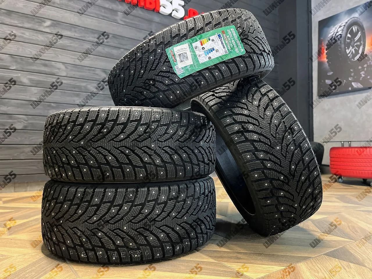 255/45R20 Landspider Arctictraxx (105H)