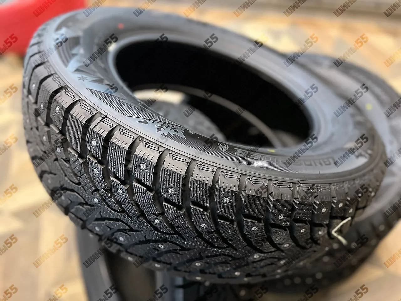 235/65R17 Landspider Arctictraxx (108T)