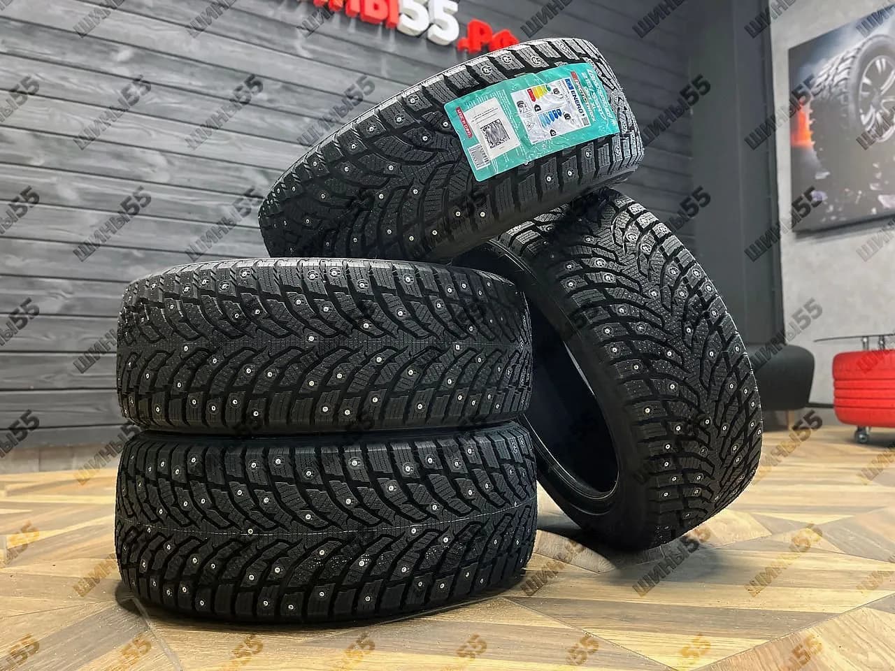 215/55R17 Landspider Arctictraxx (98T)