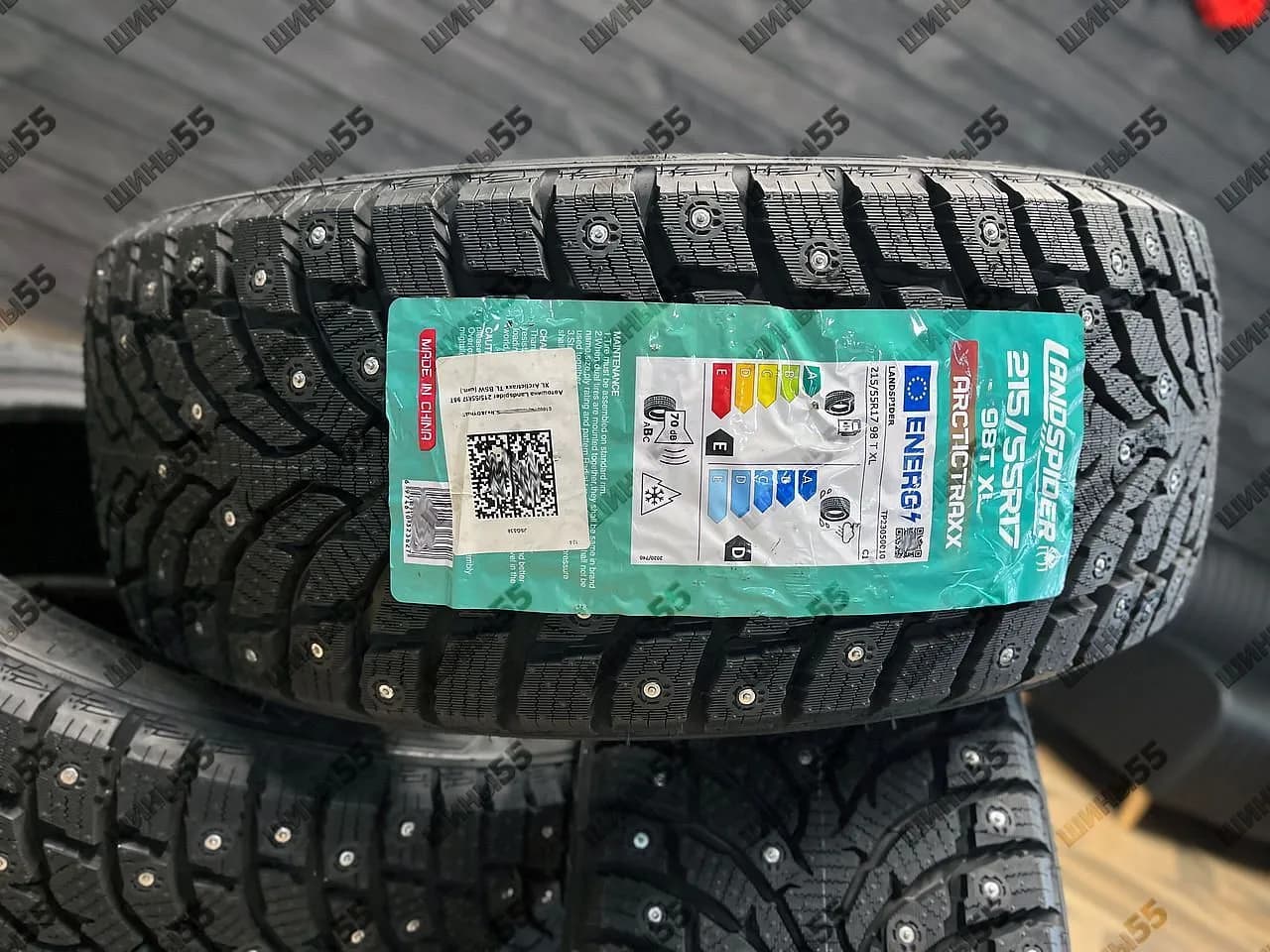 215/55R17 Landspider Arctictraxx (98T)