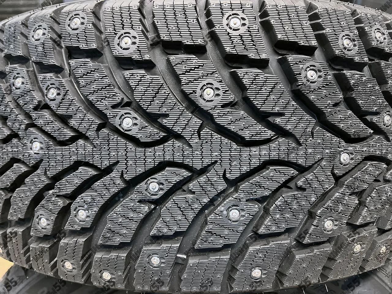 215/55R17 Landspider Arctictraxx (98T)
