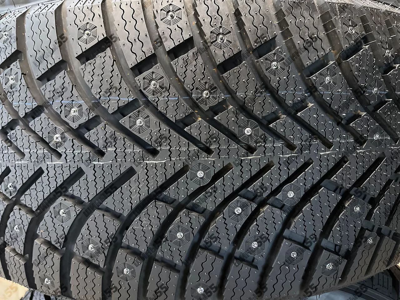 255/50R19 Fortune Polaro Ice (107T)