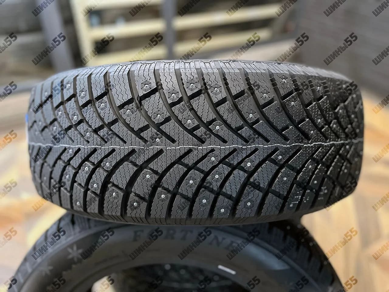 235/60R18 Fortune Polaro Ice (107T)