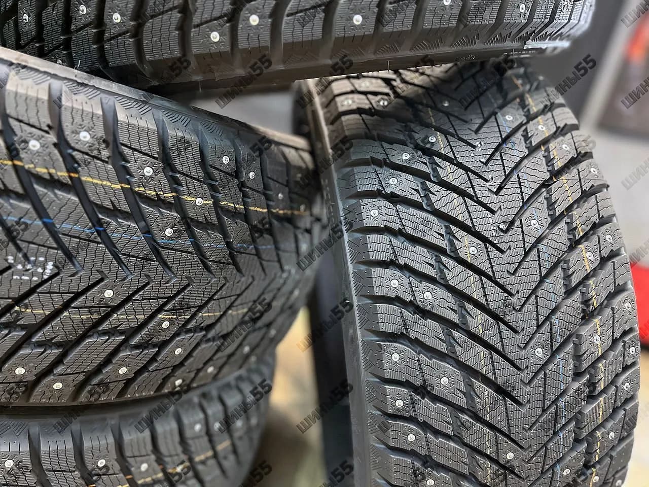 275/50R22 Sonix Winter X Pro Studs 69 (115T)