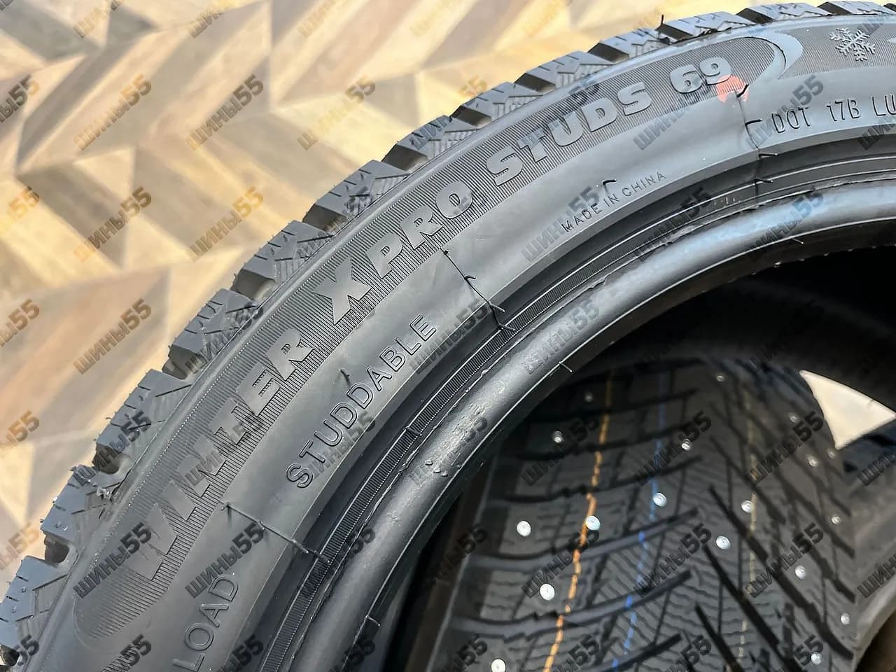 275/50R22 Sonix Winter X Pro Studs 69 (115T)